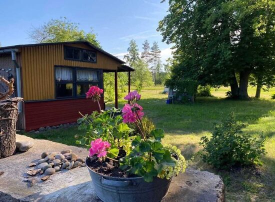 Kempinga laukums "Baltmuiža"